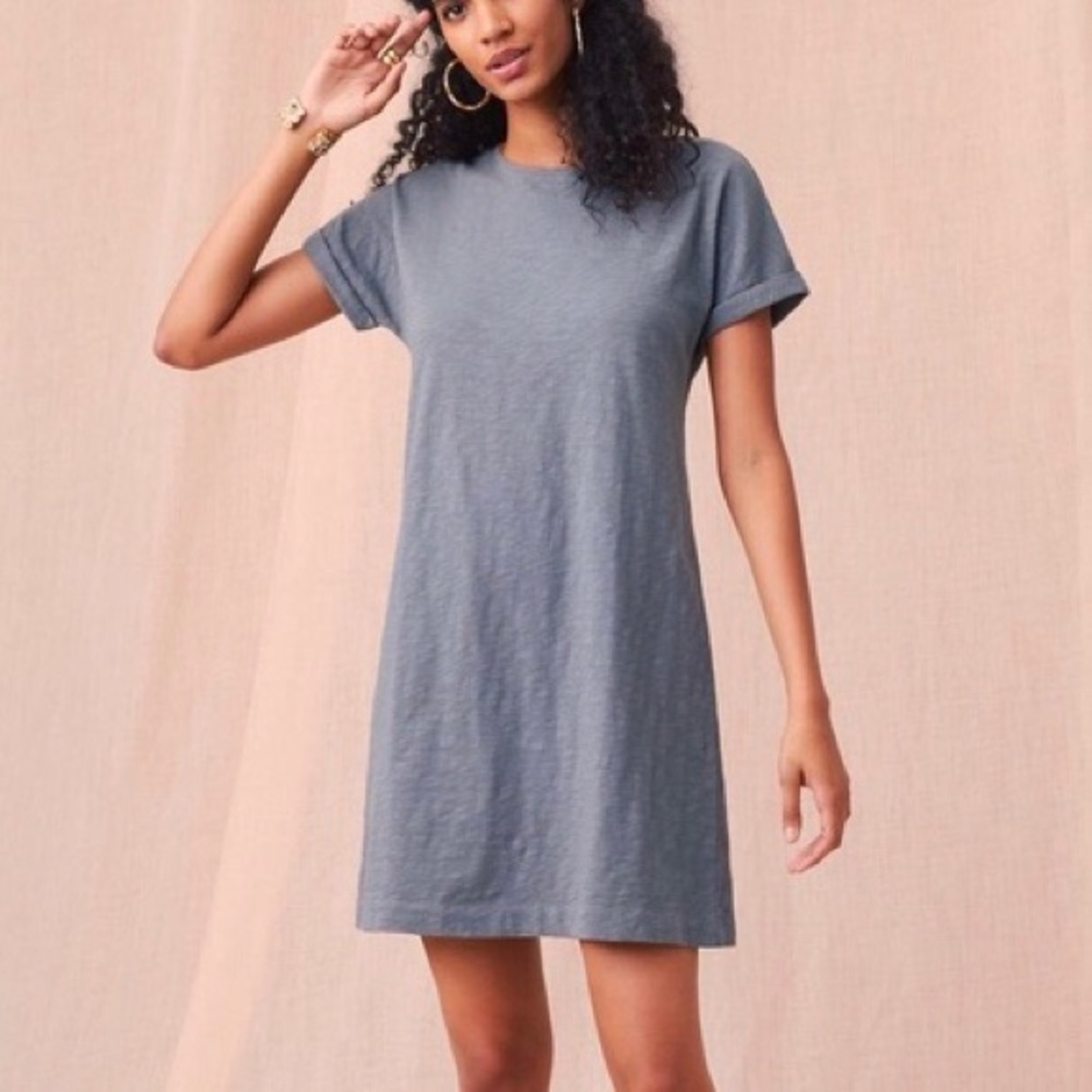Lou & Grey Cuffed T-shirt dress - Olive